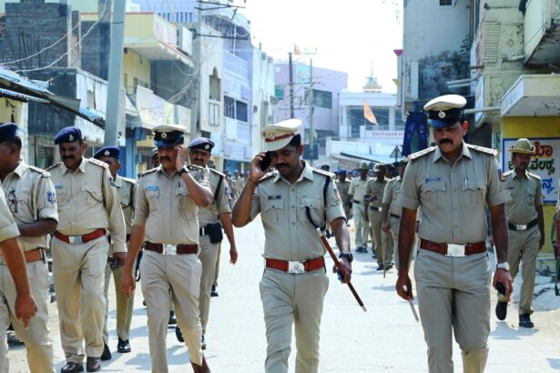 ನಗರದಲ್ಲಿ ಪೊಲೀಸರಿಂದ ಪಥ ಸಂಚಲನ