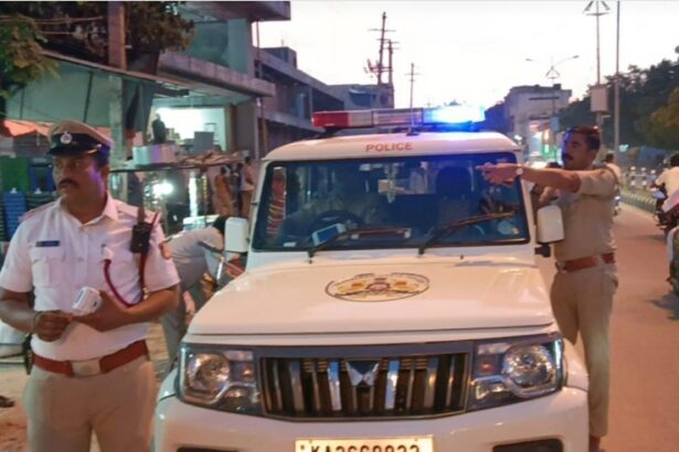 ಪಾದಚಾರಿ ರಸ್ತೆಯಲ್ಲಿ ವಾಹನ ನಿಲುಗಡೆ: ಅಂಗಡಿ,ವಾಹನ ಮಾಲೀಕರಿಗೆ ದಂಡ