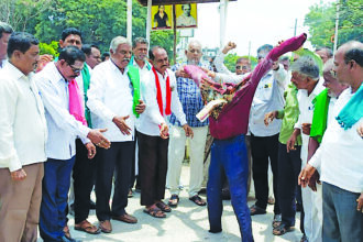 ಎಂಎಸ್‌ಪಿ ಜಾರಿ, ರೈತ ವಿರೋಧಿ ಮಸೂದೆಗಳ ವಾಪಸ್ ಸೇರಿದಂತೆ ವಿವಿಧ ಬೇಡಿಕೆಗಳು ಈಡೇರಿಸಲು ಒತ್ತಯಿಸಿ ಎಸ್‌ಕೆಎಂ ಪ್ರತಿಭಟನೆ