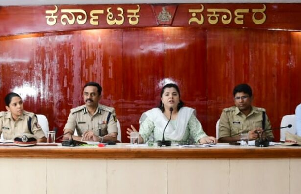 ಸೆಪ್ಟೆಂಬರ್ ೧೫ ರಂದು ಪ್ರಜಾಪ್ರಭುತ್ವ ದಿನಾಚರಣೆ ಹಿನ್ನೆಲೆಯಲ್ಲಿ ಮಾನವ ಸರಪಳಿ ರಚನೆ: ಜಿಲ್ಲೆಯಲ್ಲಿ ಸಕಲ ಸಿದ್ಧತೆಗೆ ಡಿ.ಸಿ. ಸೂಚನೆ