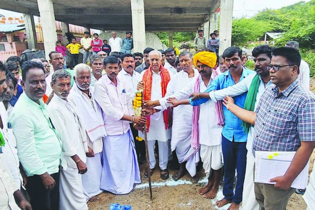 ಪಾತಪೂರ : ಕೆಕೆಆರ್ ಡಿಬಿಡಿ ಯೋಜನೆಯ 56,ಲಕ್ಷ ವೆಚ್ಚದ 4 ಶಾಲಾ ಕೊಠಡಿ ನಿರ್ಮಾಣದ ಕಾಮಗಾರಿಗೆ ಸಚಿವ, ಶಾಸಕರಿಂದ ಭೂಮಿ ಪೂಜೆ 