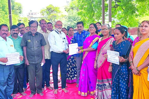 ಸೌಜನ್ಯ ಅತ್ಯಾಚಾರ ಕೊಲೆ ಪ್ರಕರಣ: ನೈಜ ಆರೋಪಿಗಳ ಬಂಧನಕ್ಕೆ ಆಗ್ರಹಿಸಿ ಧರಣಿ ಸತ್ಯಾಗ್ರಹ