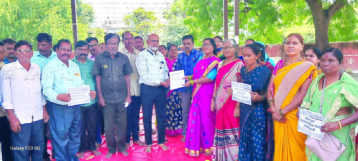 ಸೌಜನ್ಯ ಅತ್ಯಾಚಾರ ಕೊಲೆ ಪ್ರಕರಣ: ನೈಜ ಆರೋಪಿಗಳ ಬಂಧನಕ್ಕೆ ಆಗ್ರಹಿಸಿ ಧರಣಿ ಸತ್ಯಾಗ್ರಹ